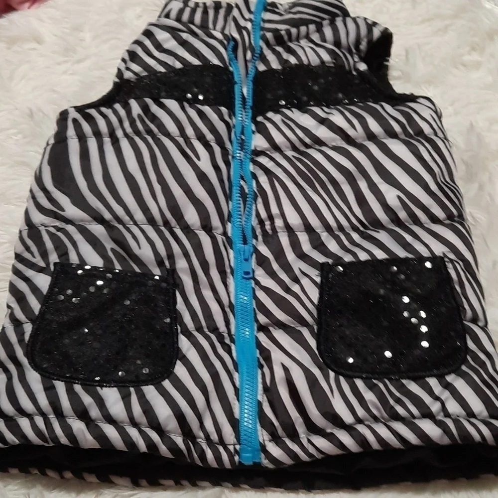 Bundle of Girl's Clothes - Picture 7 of 13